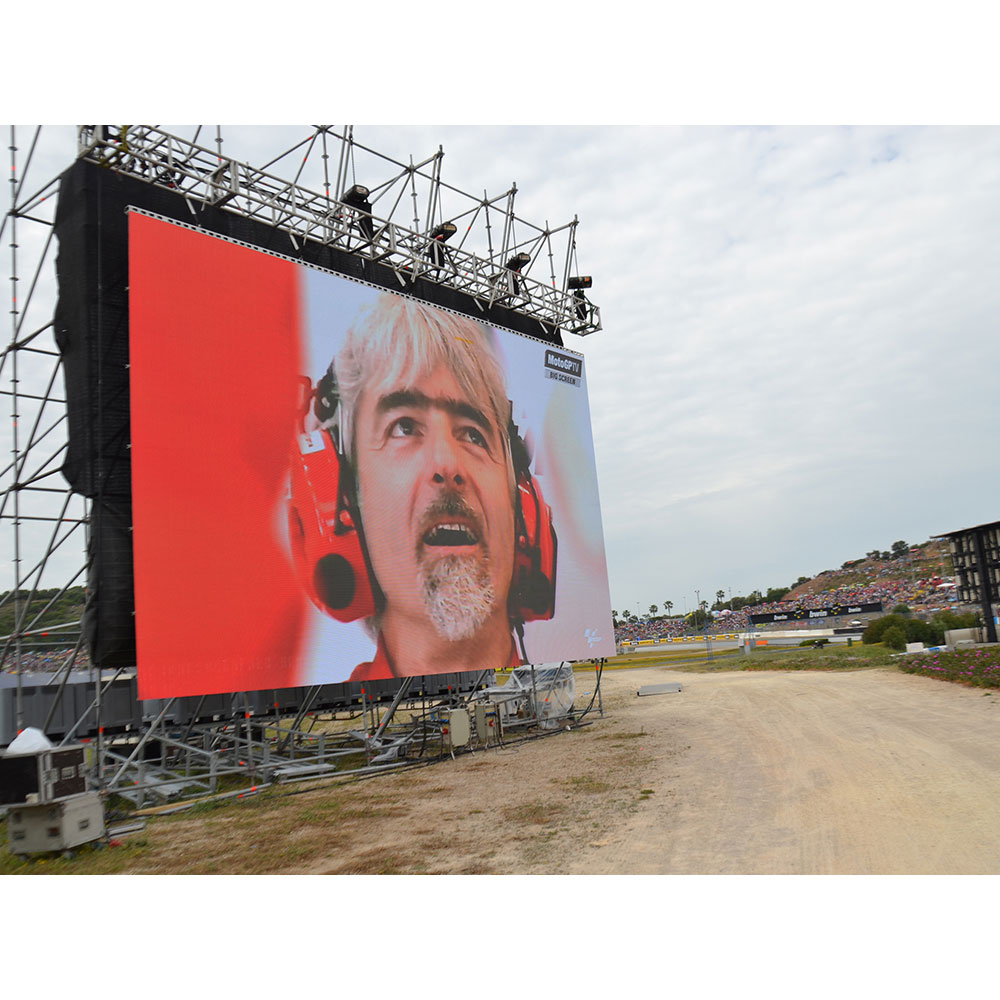 Hafond Outdoor LED Display for Festivals Outdoor LED display by Hafond Co., Ltd., showcasing a live broadcast at a large festival with hafondled technology